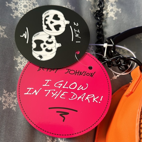 Betsey Johnson Halloween Pumpkin Sparkle Glow-In-The-Dark 2 face crossbody purse - Picture 5 of 15
